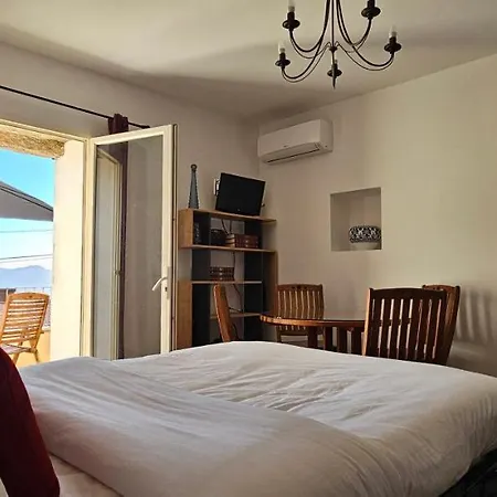 Apartment T2 Typique Au Coeur Du Village Et Vue Sur Le Golfe